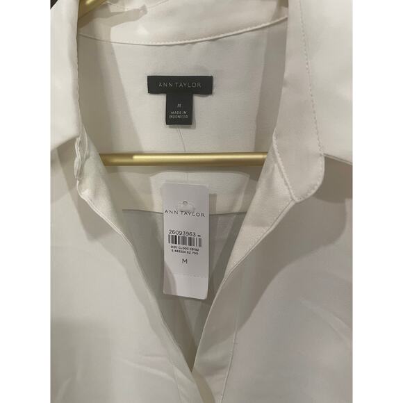 Ann Taylor Ivory Blouse M – Classic Work Top, Polyester, NWT - Picture 4 of 6